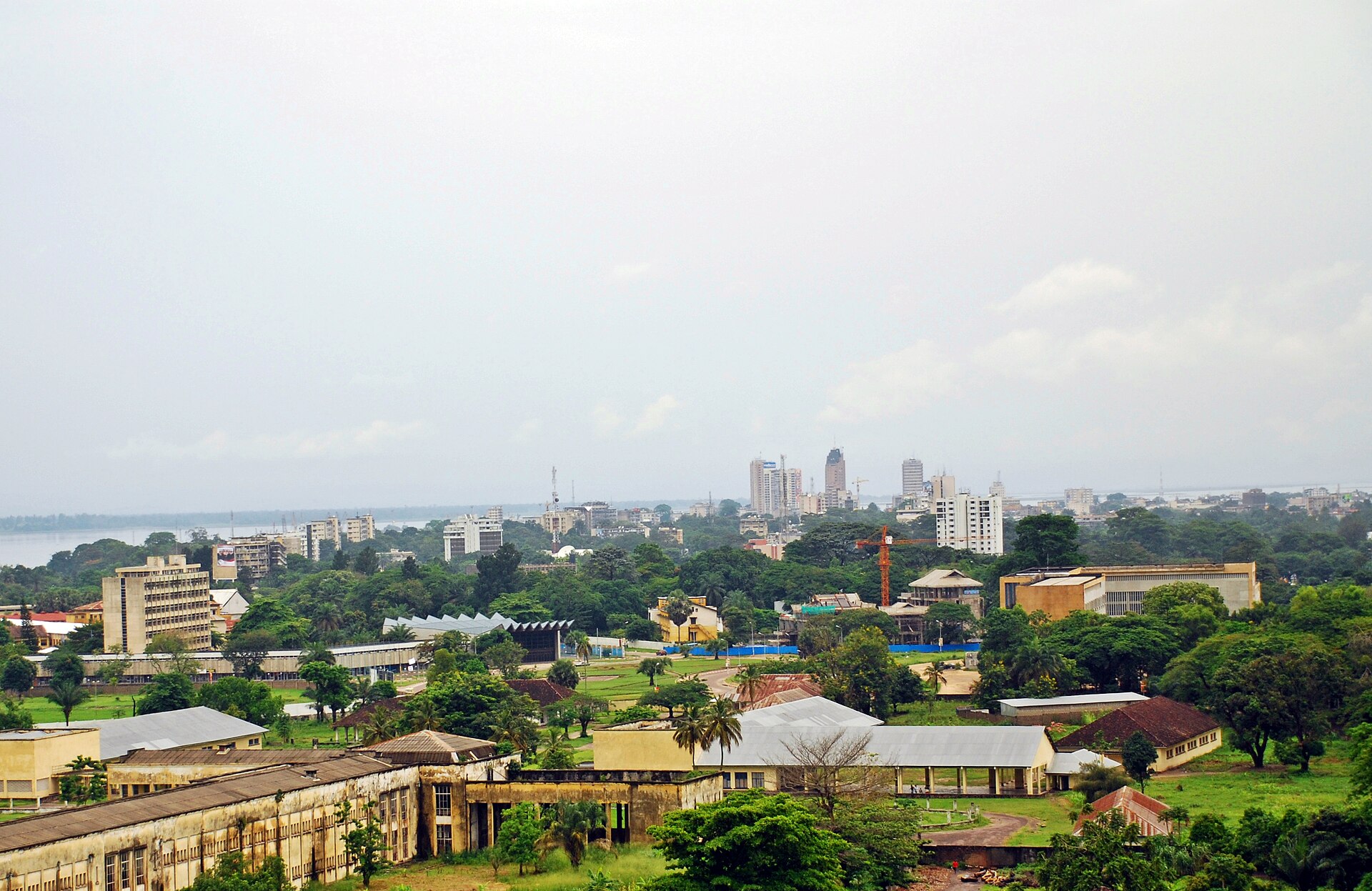 Vue de Kinshasa et du fleuve Congo